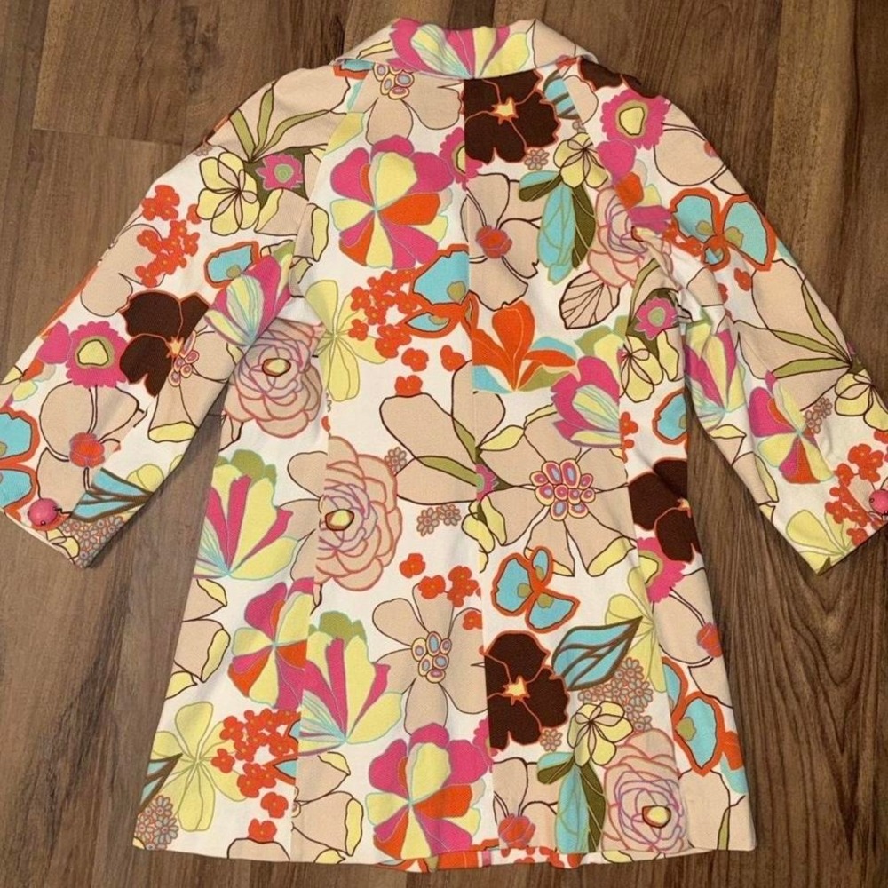 Floral print F.L.MALIK jacket with 3/4 sleeves and button closure Size Large